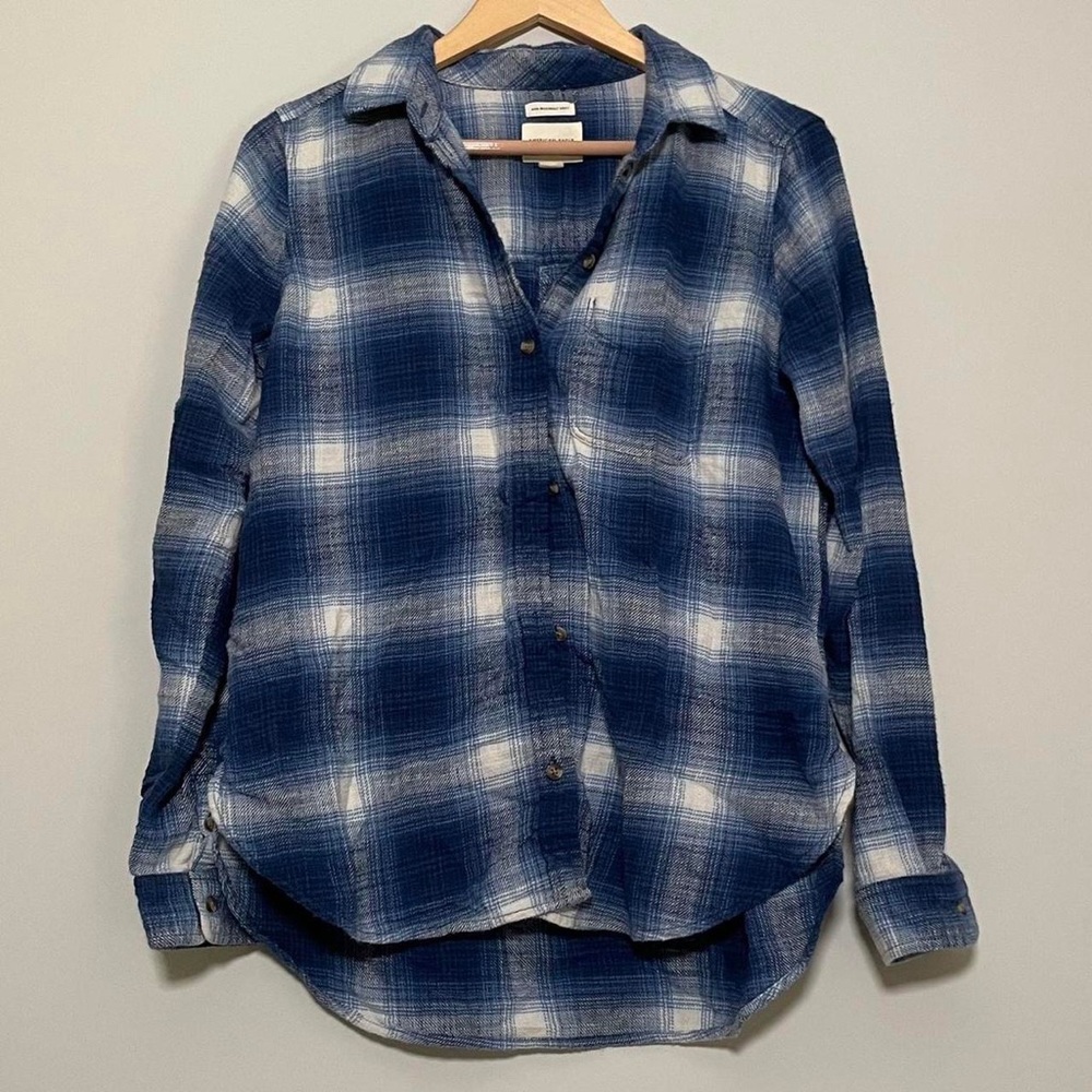 American Eagle Outfitters Blue & White Plaid Flannel Button-Down Shirt
